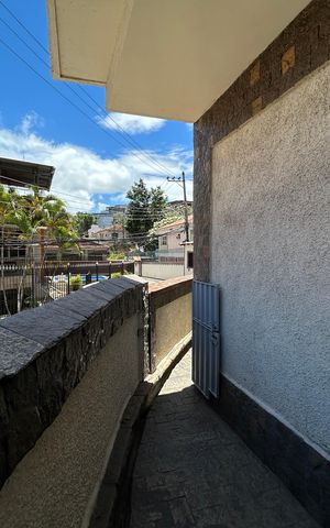 Casa à venda com 900m², 4 quartos e 7 vagasCanil