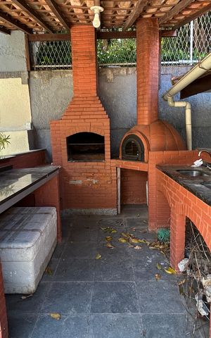 Casa à venda com 900m², 4 quartos e 7 vagasÁrea comum - Churrasqueira