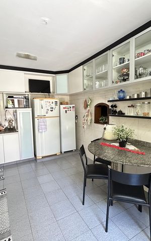 Casa à venda com 900m², 4 quartos e 7 vagasCozinha 1