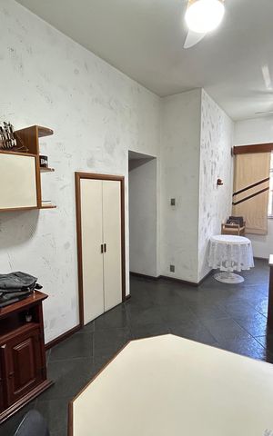 Casa à venda com 900m², 4 quartos e 7 vagasEscritório