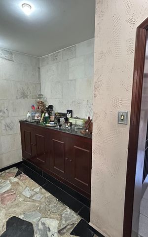 Casa à venda com 900m², 4 quartos e 7 vagasCopa