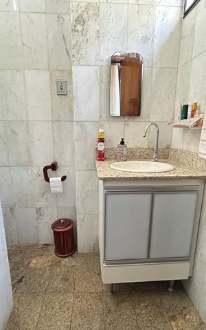 Casa à venda com 900m², 4 quartos e 7 vagasBanheiro da Suíte 2