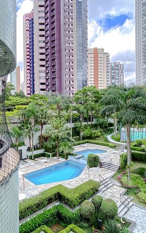 Apartamento à venda com 394m², 4 quartos e 5 vagas Apartamento à venda com 394m², 4 quartos e 5 vagasVista da Suíte 4
