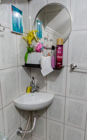 Casa de condomínio à venda com 120m², 2 quartos e 2 vagas Casa de condomínio à venda com 120m², 2 quartos e 2 vagasBanheiro