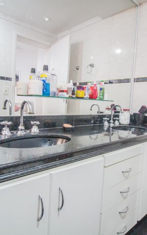 Apartamento à venda com 125m², 3 quartos e 3 vagasQuarto 3 - Banheiro - Suíte