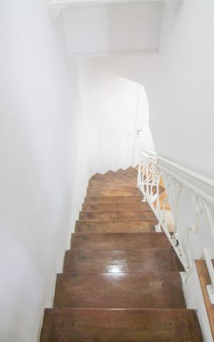 Apartamento à venda com 125m², 3 quartos e 3 vagasEscada