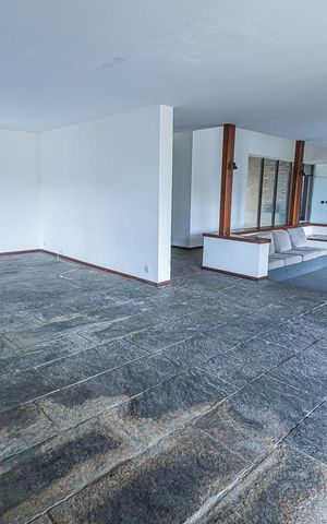 Casa à venda com 605m², 7 quartos e 6 vagassala / 3 ambiantes