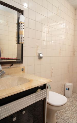 Casa à venda com 110m², 3 quartos e 4 vagas Casa à venda com 110m², 3 quartos e 4 vagasBanheiro