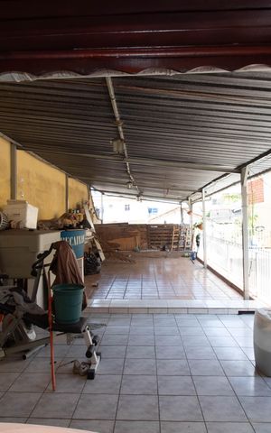 Casa à venda com 110m², 3 quartos e 4 vagas Casa à venda com 110m², 3 quartos e 4 vagasÁrea externa