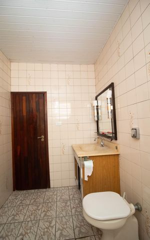 Casa à venda com 110m², 3 quartos e 4 vagas Casa à venda com 110m², 3 quartos e 4 vagasBanheiro