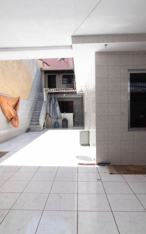 Casa à venda com 110m², 3 quartos e 4 vagas Casa à venda com 110m², 3 quartos e 4 vagasGaragem