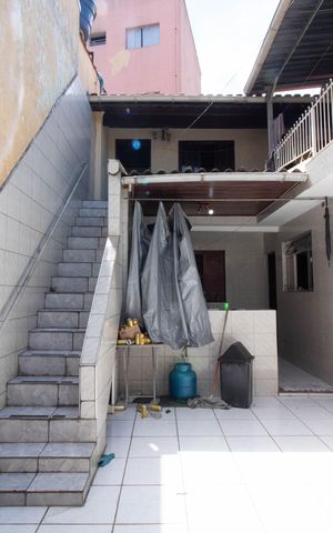 Casa à venda com 110m², 3 quartos e 4 vagas Casa à venda com 110m², 3 quartos e 4 vagasÁrea externa
