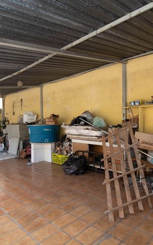 Casa à venda com 110m², 3 quartos e 4 vagas Casa à venda com 110m², 3 quartos e 4 vagasÁrea externa