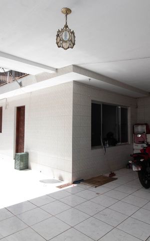 Casa à venda com 110m², 3 quartos e 4 vagas Casa à venda com 110m², 3 quartos e 4 vagasGaragem