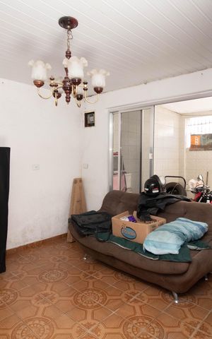Casa à venda com 110m², 3 quartos e 4 vagas Casa à venda com 110m², 3 quartos e 4 vagasSala