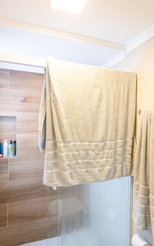 Apartamento à venda com 107m², 3 quartos e 2 vagas Apartamento à venda com 107m², 3 quartos e 2 vagasBanheiro da Suíte