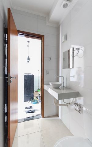 Casa à venda com 52m², 2 quartos e sem vaga Casa à venda com 52m², 2 quartos e sem vagaBanheiro