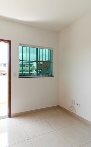 Casa à venda com 52m², 2 quartos e sem vaga Casa à venda com 52m², 2 quartos e sem vagaSala