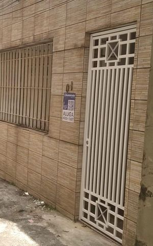 Casa à venda com 108m², 2 quartos e sem vaga Casa à venda com 108m², 2 quartos e sem vagaFachada