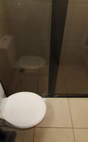 Casa à venda com 108m², 2 quartos e sem vagaQuarto 1 - Banheiro