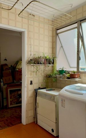 Apartamento à venda com 185m², 3 quartos e 3 vagas Apartamento à venda com 185m², 3 quartos e 3 vagasÁrea de Serviço