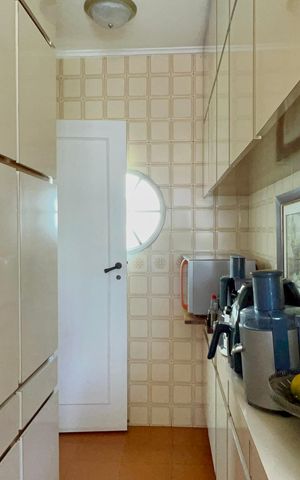 Apartamento à venda com 185m², 3 quartos e 3 vagas Apartamento à venda com 185m², 3 quartos e 3 vagasCozinha