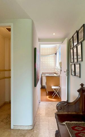 Apartamento à venda com 185m², 3 quartos e 3 vagas Apartamento à venda com 185m², 3 quartos e 3 vagasHall de entrada