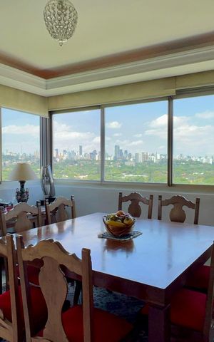 Apartamento à venda com 185m², 3 quartos e 3 vagas Apartamento à venda com 185m², 3 quartos e 3 vagasSala de Jantar