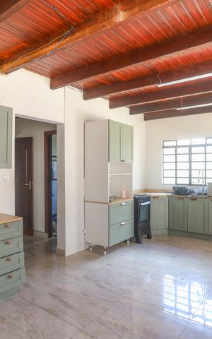 Casa para alugar com 240m², 3 quartos e 10 vagas Casa para alugar com 240m², 3 quartos e 10 vagasCozinha
