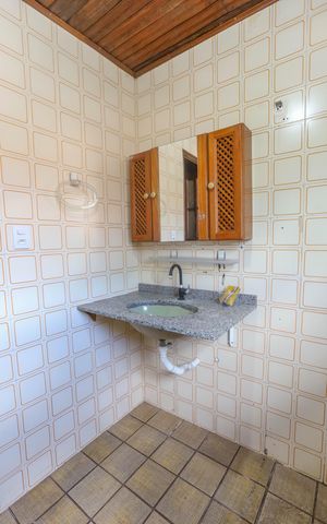 Casa para alugar com 240m², 3 quartos e 10 vagas Casa para alugar com 240m², 3 quartos e 10 vagasBanheiro 1