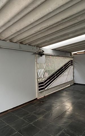 Casa à venda com 136m², 2 quartos e 3 vagas Casa à venda com 136m², 2 quartos e 3 vagasQuintal - Garagem