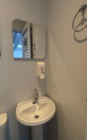 Casa à venda com 136m², 2 quartos e 3 vagas Casa à venda com 136m², 2 quartos e 3 vagasQuintal - Garagem - Banheiro