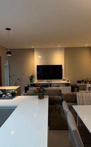 Casa à venda com 136m², 2 quartos e 3 vagas Casa à venda com 136m², 2 quartos e 3 vagasSala - Cozinha