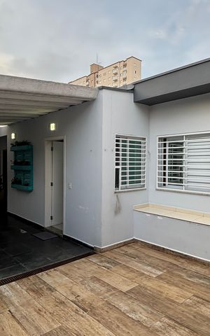 Casa à venda com 136m², 2 quartos e 3 vagas Casa à venda com 136m², 2 quartos e 3 vagasQuintal