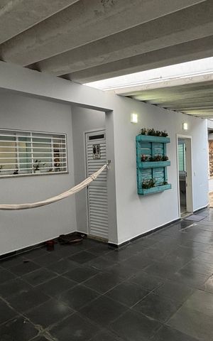 Casa à venda com 136m², 2 quartos e 3 vagas Casa à venda com 136m², 2 quartos e 3 vagasQuintal - Garagem