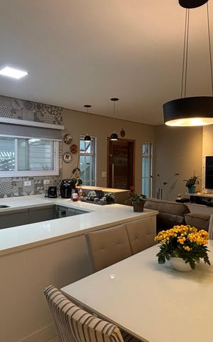 Casa à venda com 136m², 2 quartos e 3 vagas Casa à venda com 136m², 2 quartos e 3 vagasSala - Cozinha