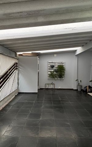 Casa à venda com 136m², 2 quartos e 3 vagas Casa à venda com 136m², 2 quartos e 3 vagasQuintal - Garagem