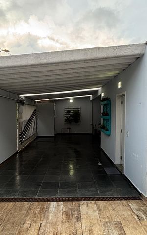Casa à venda com 136m², 2 quartos e 3 vagas Casa à venda com 136m², 2 quartos e 3 vagasQuintal