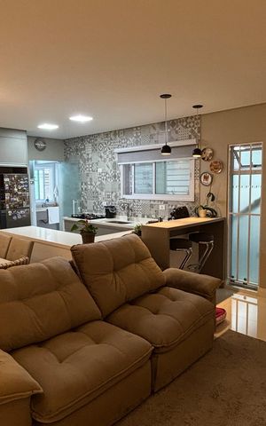 Casa à venda com 136m², 2 quartos e 3 vagas Casa à venda com 136m², 2 quartos e 3 vagasSala - Cozinha