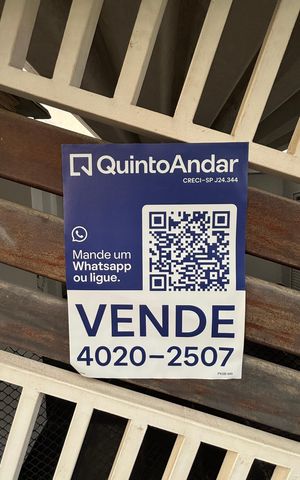 Casa à venda com 136m², 2 quartos e 3 vagas Casa à venda com 136m², 2 quartos e 3 vagasFachada
