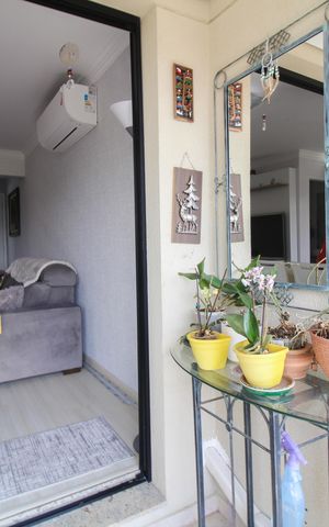 Apartamento à venda com 67m², 3 quartos e 1 vaga Apartamento à venda com 67m², 3 quartos e 1 vagaSala - Varanda