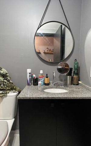 Apartamento à venda com 57m², 2 quartos e 1 vaga Apartamento à venda com 57m², 2 quartos e 1 vagaBanheiro Social