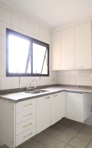 Apartamento à venda com 140m², 3 quartos e 3 vagasCozinha - Armários
