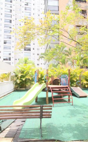 Apartamento à venda com 140m², 3 quartos e 3 vagasÁrea comum - Playground