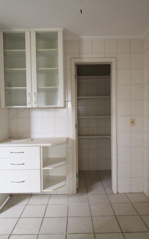 Apartamento à venda com 140m², 3 quartos e 3 vagasCozinha - Armários