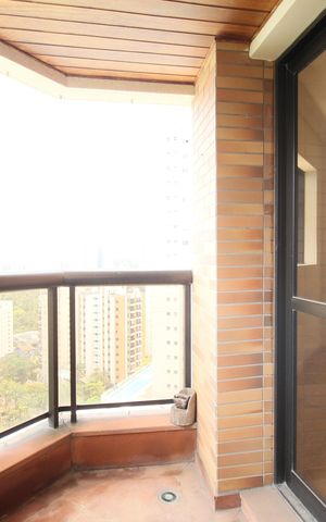 Apartamento à venda com 140m², 3 quartos e 3 vagasVaranda Sala
