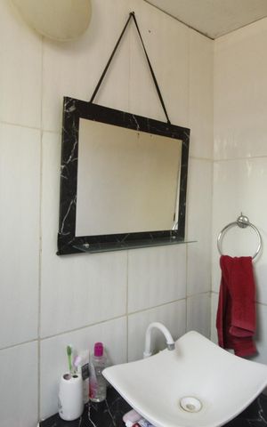 Casa à venda com 300m², 3 quartos e 2 vagasBanheiro 1