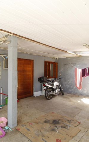 Casa à venda com 300m², 3 quartos e 2 vagasGaragem
