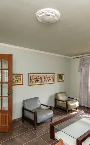 Casa à venda com 400m², 5 quartos e 3 vagas Casa à venda com 400m², 5 quartos e 3 vagas2º andar - Sala