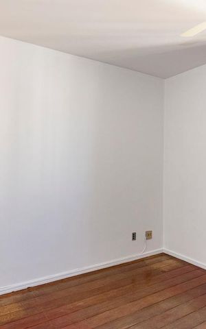 Apartamento à venda com 145m², 4 quartos e 3 vagas Apartamento à venda com 145m², 4 quartos e 3 vagasSuíte